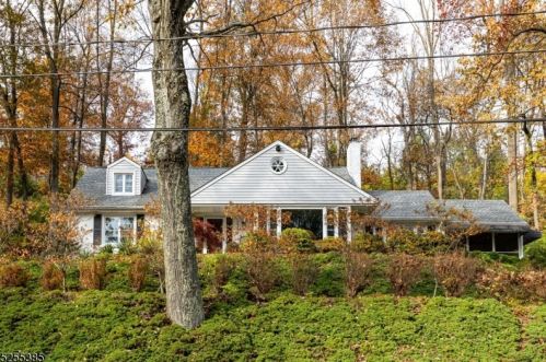 1542 Deer Path, Mountainside, NJ 07092-1321
