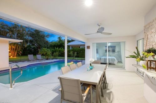 740 Orchid Dr, Naples FL  34102-5015 exterior