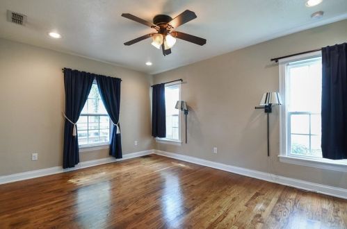 4421 Calmont Ave, Fort Worth TX  76107-4233 exterior