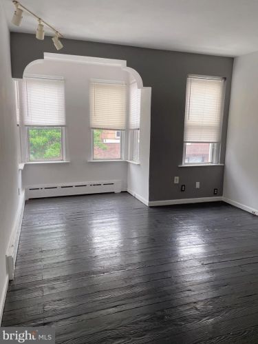 941 Mckean St, Philadelphia PA 19145-3034 exterior