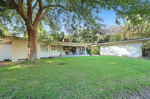 2222 Mendocino Ln, Altadena CA  91001-2816 exterior