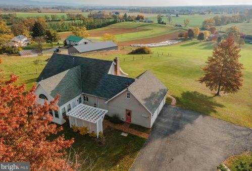 253 Carlisle Rd, North Newton, PA 17241-9565