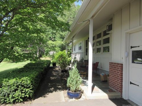 13 Deerbrook Rd, Norwich, CT 06360-5203