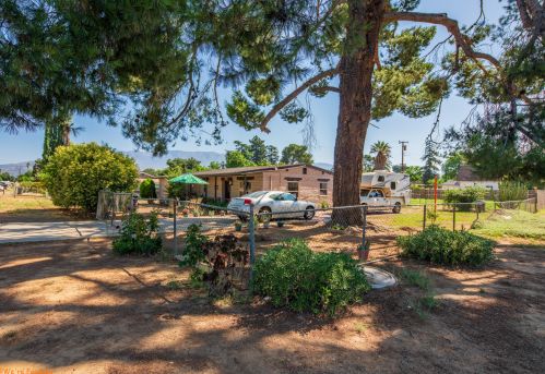 1002 Magnolia Ave, Beaumont CA  92223-1837 exterior