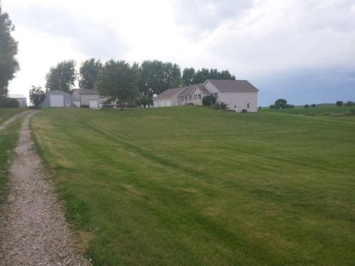 20265 J Ave, Holland, IA 50642-8094