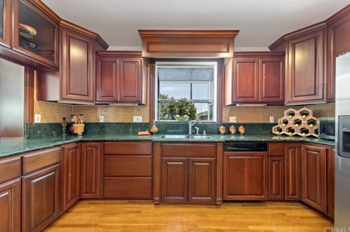4330 Theresa St, Long Beach CA  90814-1334 exterior