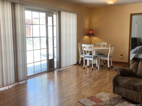 24421 Shadeland Dr, Santa Clarita CA  91321-3616 exterior