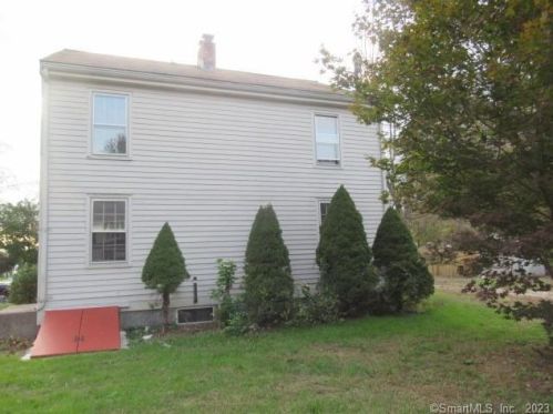 45 Falls Rd, Moodus, CT 06469-1211