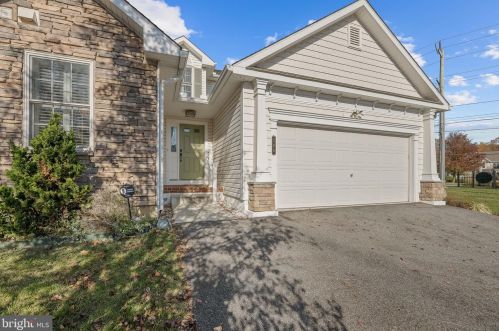 206 Hoyer Ct, Wilmington, DE 19803-2360