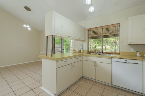 2937 Encino Dr, Fort Worth, TX 76116-4712