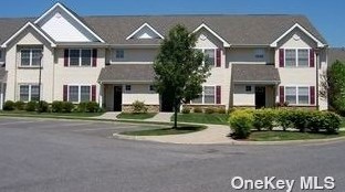 21 Morley Cir, Huntington Station, NY 11747-4828