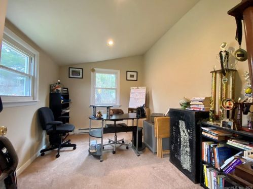 4 Poulin Dr, Putnam CT  06260-1010 exterior