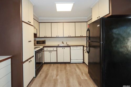 316 Herbert Pl, Bethpage NY  11714-4714 exterior