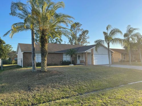 442 Lakota Ave, Fort Pierce, FL 34953-3029