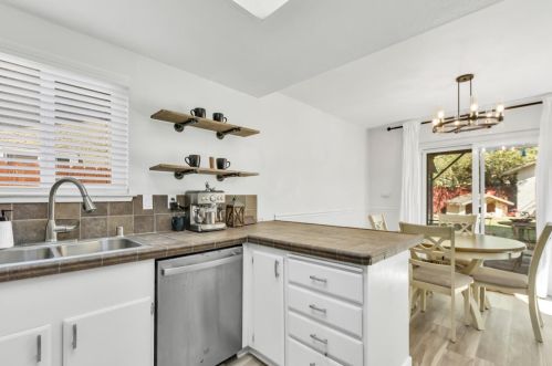 221 Jubilee Way, Rio Linda CA  95673-3326 exterior