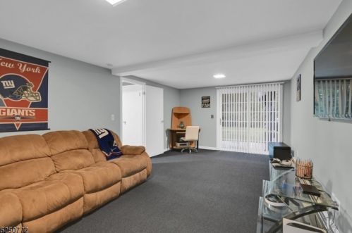 81 Mountain Cir, West Milford Lakes NJ  07480-3211 exterior