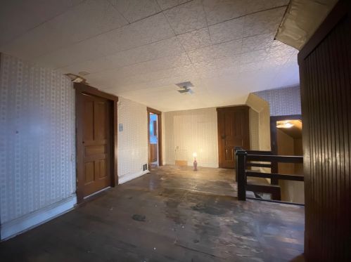 401 Campbell Ave, Connellsville PA  15425-4391 exterior