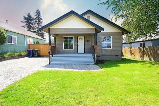 416 62nd St, Tacoma, WA 98404-1933