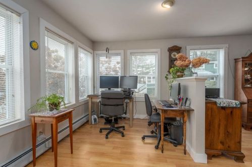 104 Lk Shr Dr, Northwood NH  03261-3707 exterior