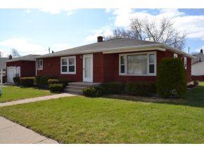 739 Roosevelt St, Menasha, WI 54952-2833