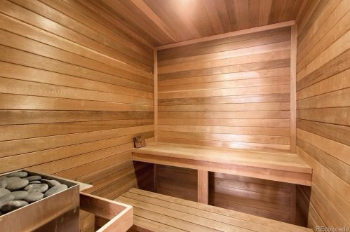 93 Glenmoor Dr, Englewood CO 80113-7117 exterior