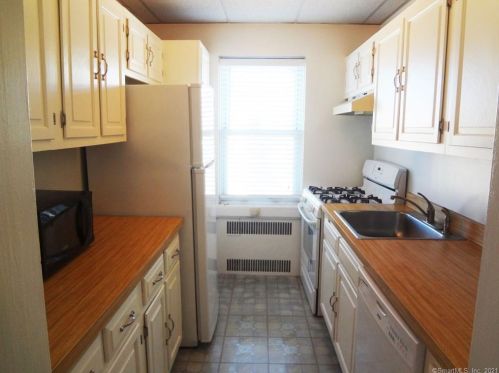 70 Strawberry Hill Ave, Stamford CT  06902-2630 exterior