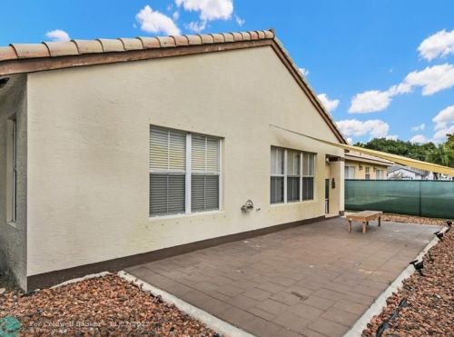 20826 21 St, Hollywood FL 33029-2334 exterior