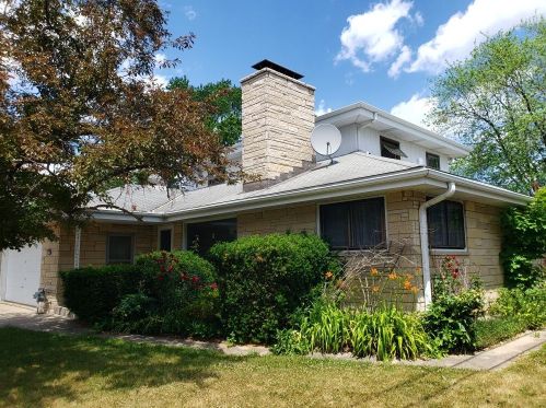 3302 53rd St, Milwaukee, WI 53219-4524