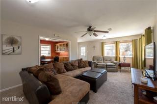 502 Gilchrist Ave, College Station TX  77840-2510 exterior