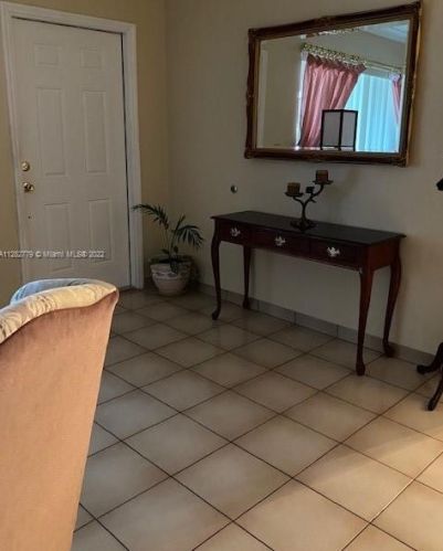 874 70th Pl, Hialeah FL  33014-5220 exterior