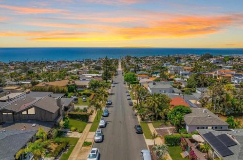 4438 Pescadero Ave, San Diego CA 92107-3629 exterior