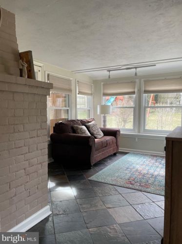 3212 Hilltop Rd, Newtown Square PA  19073-4207 exterior