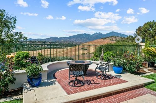 5 Segada, Trabuco Canyon CA  92688-2733 exterior