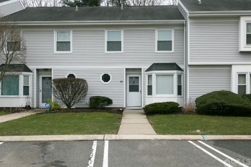 99 La Rue Ln, East Brunswick, NJ 08816-5676