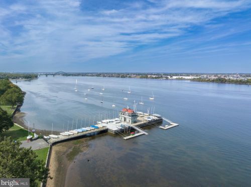 116 Howard St, Riverton NJ  08077-1328 exterior