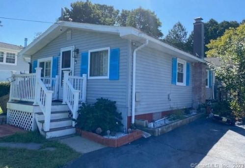31 Morin Ave, Coventry, CT 06238-2425