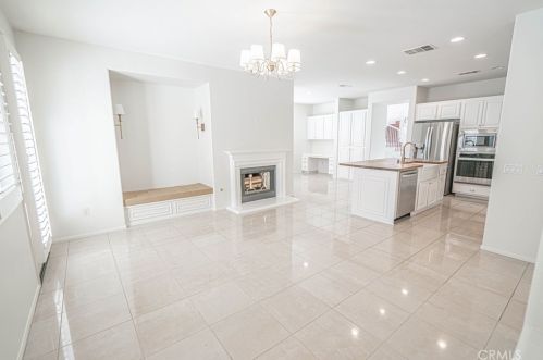 28342 Lorita Ln, Santa Clarita CA  91350-3211 exterior