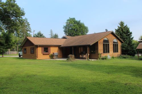 901 Fj St, Crivitz, WI 54114-1544