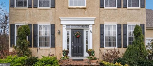 14 Buck Ln, Boothwyn, PA 19061-3157