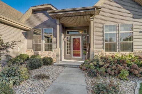 8684 Stone Farm Rd, Edgerton, WI 53534-8540