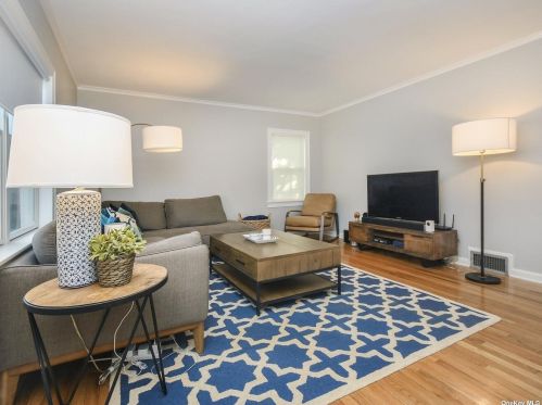 1630 Jasmine Ave, New Hyde Park NY  11040-4339 exterior