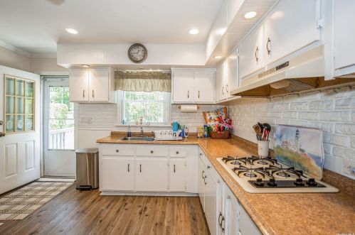 79 Somerset Ave, Manor Park NY  11950-4224 exterior