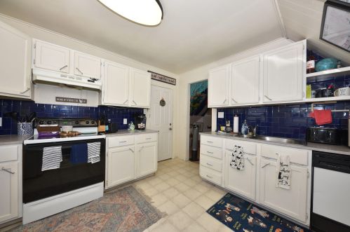 2972 Cramer St, Milwaukee WI 53211-3240 exterior