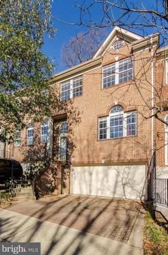 1304 Washington St, Falls Church VA  22046-3800 exterior