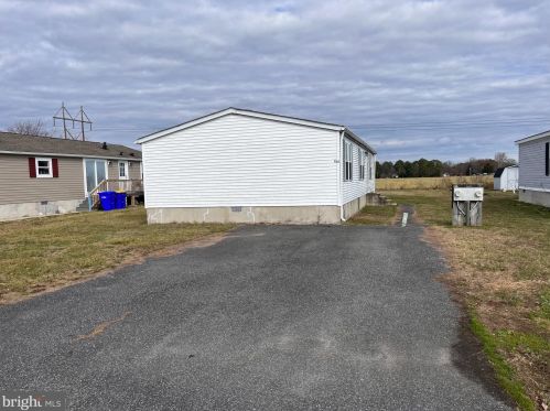 8585 Garden Ln, Seaford, DE 19973-5807