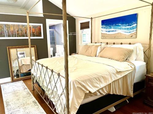 83 Maltbie Ave, Stamford CT  06902-1109 exterior