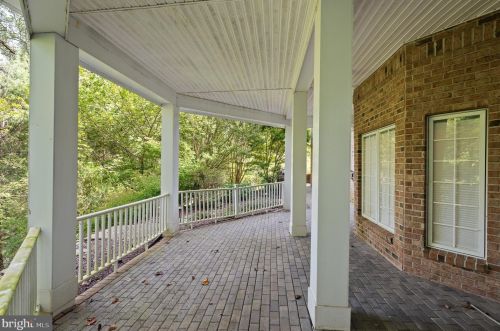 100 Deer Vly Ln, Wilmington DE  19807-1912 exterior