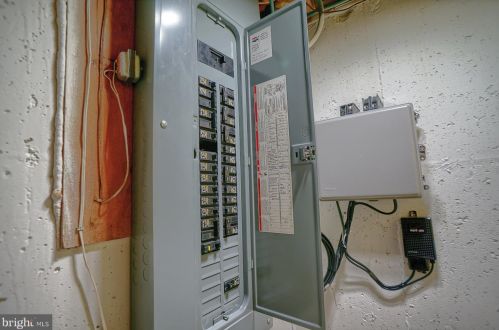 475 Woodcrest Dr, Navy Sup Dpt PA 17050-6854 exterior