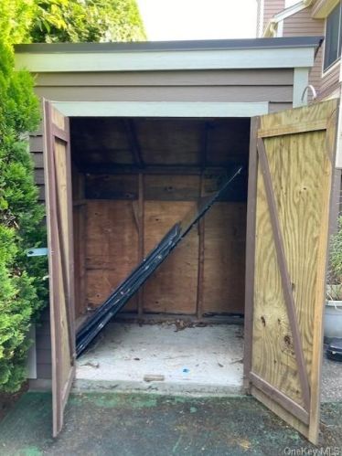 52 Arthur Ct, Rye Brook NY  10573-3153 exterior