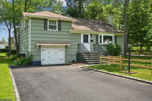 293 Passaic Ave, Stirling, NJ 07980-1306